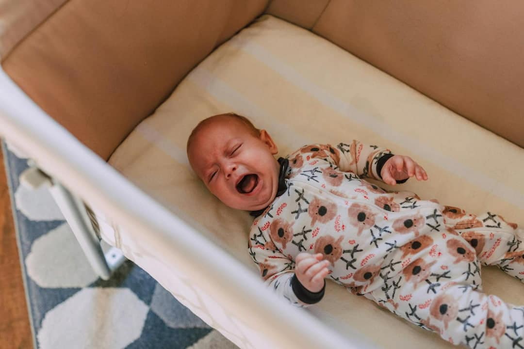 mi bebé se despierta cada hora